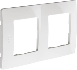 Двойна рамка за ключове и контакти 2 x 2M Legrand Двойна рамка за ключове и контакти 2 x 2M Legrand - За 2 x 2 модула от серията Niloe -